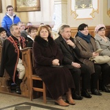 Górale przed obrazem Pani Ziemi Żywieckiej w Rychwałdzie