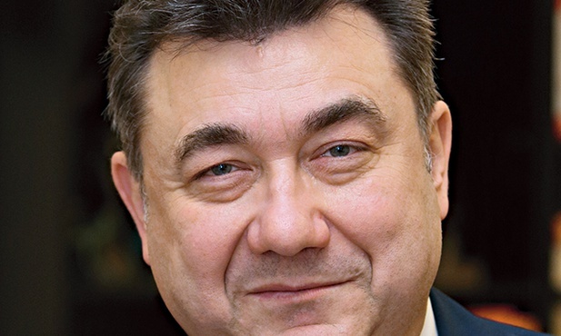 Grzegorz Tobiszowski sekretarz stanu w Ministerstwie Energii, wiceprzewodniczący klubu parlamentarnego PiS. Poseł na Sejm RP V, VI, VII, VIII kadencji, absolwent KUL  oraz studiów podyplomowych na kierunku zarządzanie i marketing w Polskiej Akademii Nauk. Były prezes Górnośląskiej Agencji Rozwoju Regionalnego w Katowicach. Jako poseł od lat jest zaangażowany w sprawy gospodarcze Śląska (górnictwo, energetyka), spółdzielczości oraz rozwoju małej i średniej przedsiębiorczości. 