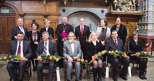  Tegoroczni laureaci (od lewej): Adam Hlebowicz, Jacek Kłeczek, Witold Forkiewicz, Krystyna i Jarosław Paszkowie, Joanna Mufel