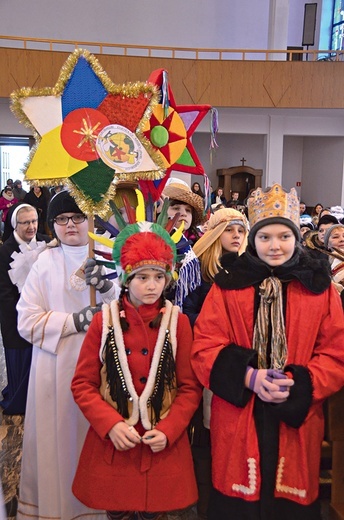  Grupy kolędnicze spotkały się  w Radomyślu nad Sanem