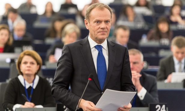 Tusk: Dwa miesiące, by pokonać kryzys migracyjny