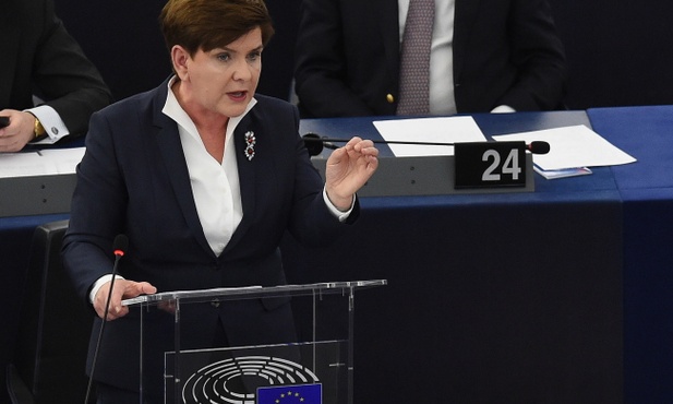 Premier zaprasza szefów klubów