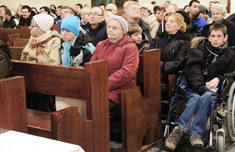 Kolędowanie niepełnosprawnych z Caritas