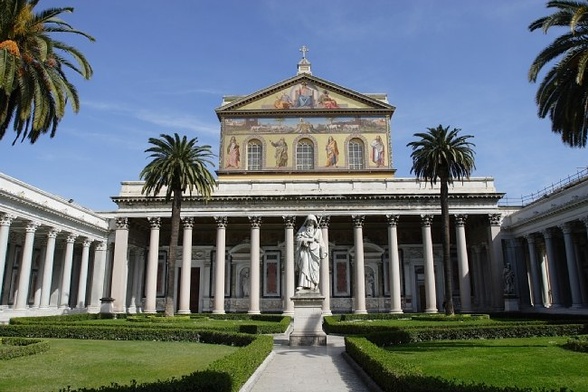 Bazyliki św. Piotra i św. Pawła: żywy kamień, tworzący Kościół