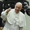 Papież: Nie można mylić rodziny z innymi typami związków