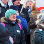 Manifestacja Komitetu Obrony Demokracji w Olsztynie