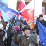 Manifestacja Komitetu Obrony Demokracji w Olsztynie