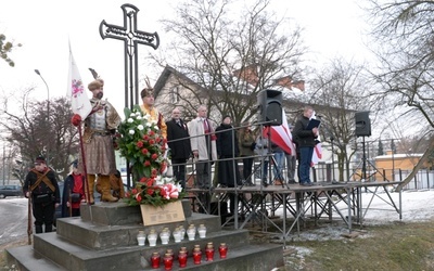 Apel Poległych przy Krzyżu Straceń styczniowych powstańców