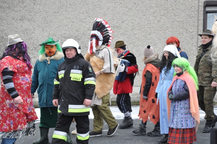 Wodzenie Niedźwiedzia w Złotnikach