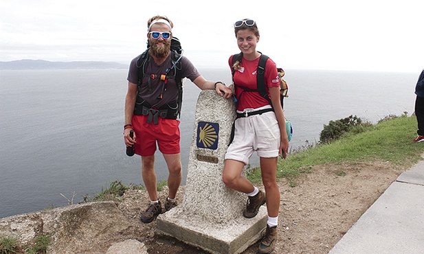  Po dojściu do Santiago Basia i Mateusz wybrali się  do Finisterry, a później do Fatimy. Dotarli tam stopem
