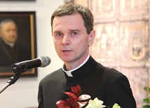  Nowy sufragan diecezji płockiej ma 44 lata i jest obecnie jednym z najmłodszych biskupów w Polsce