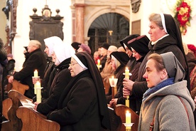  Dziś trudno wyobrazić sobie Kościół bez sióstr zakonnych