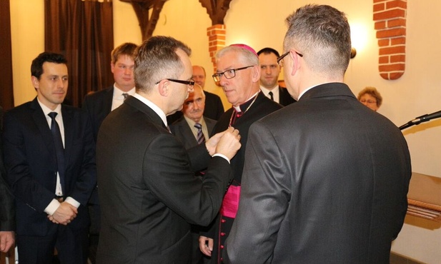 Radzionków nagradza abp. Skworca