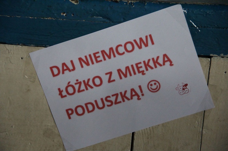Dystans czy bliskość?
