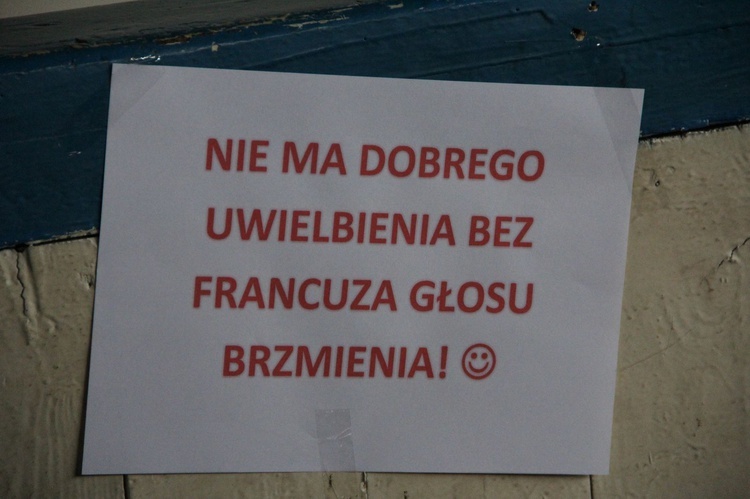 Dystans czy bliskość?