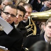 Orkiestra liczy obecnie 45 koncertujących muzyków