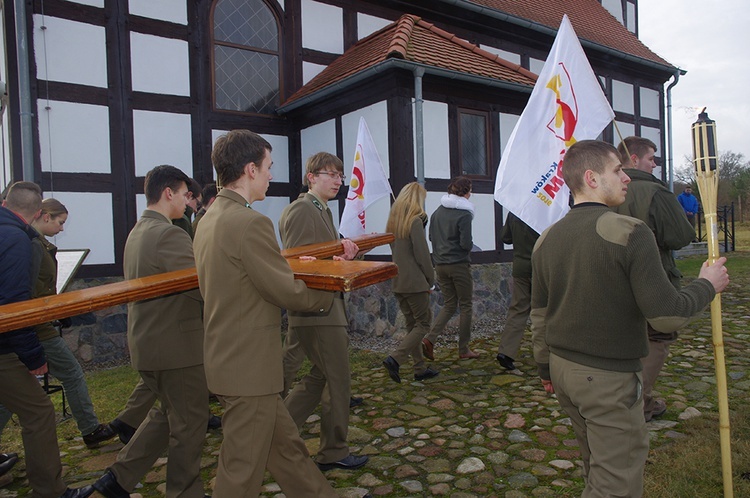 Symbole ŚDM w Warcinie