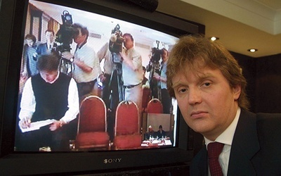 Aleksander Litwinienko na zdjęciu wykonanym w Londynie w 2002 roku