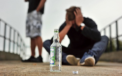 Z danych Regionalnego Ośrodka Polityki Społecznej w Białymstoku wynika, że aż 40 proc. uczniów szkół ponadgimnazjalnych pije alkohol