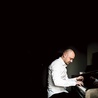 Witold Janiak – pianista, kompozytor, absolwent Akademii Muzycznej w Katowicach. Jest wykładowcą na Wydziale Jazzu w Akademii Muzycznej w Łodzi