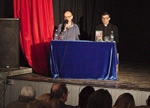 Na spotkaniu gość opowiadał także o swojej nowej książce „Ziarno i krew”