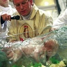  11 lat w tym roku obchodzić będzie pierwsze dziecko ochrzczone  w Chorzowie przez całkowite zanurzenie  