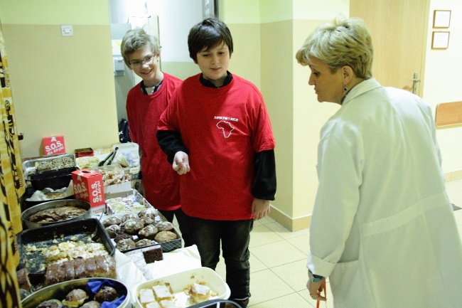 "Wyślij pączka dla Afryki" w Szkole im. Świętej Rodziny z Nazaretu w Krakowie