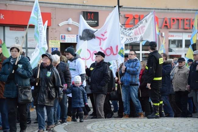 Manifestacja przeciw powiększeniu Opola