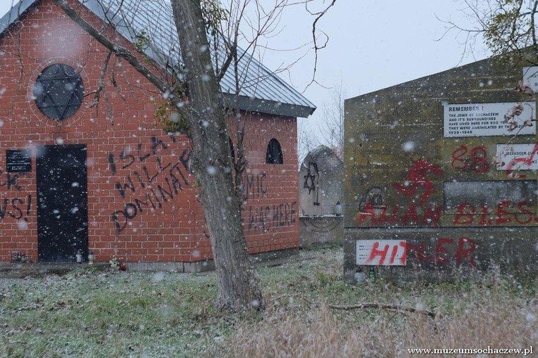 Obraźliwe napisy zostaną usunięte wiosną