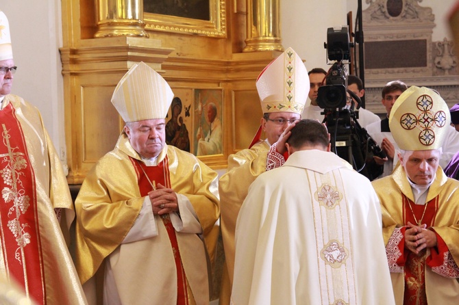 Święcenia biskupie ks. Leszkiewicza, cz. I. Liturgia i ryt święceń