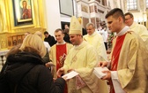 Święcenia biskupie ks. Leszkiewicza, cz. II. Goście i życzenia.