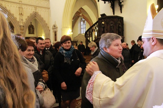 Święcenia biskupie ks. Leszkiewicza, cz. II. Goście i życzenia.