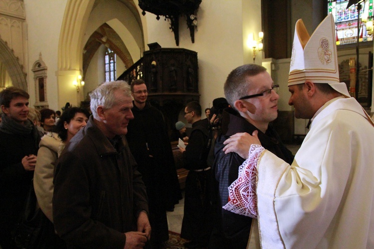 Święcenia biskupie ks. Leszkiewicza, cz. II. Goście i życzenia.