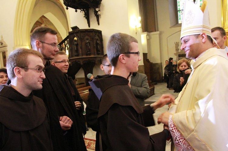 Święcenia biskupie ks. Leszkiewicza, cz. II. Goście i życzenia.