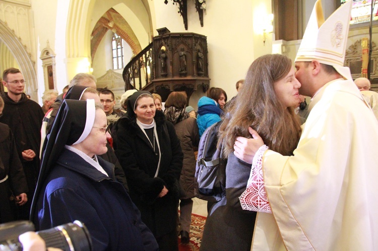 Święcenia biskupie ks. Leszkiewicza, cz. II. Goście i życzenia.