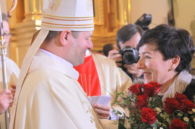 Święcenia biskupie ks. Leszkiewicza, cz. II. Goście i życzenia.