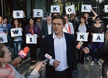 Leszek Jażdżewski, lider inicjatywy „Świecka szkoła” i redaktor naczelny „Liberté!”, chętnie informuje dziennikarzy o swych działaniach
