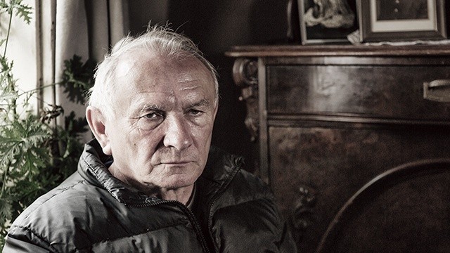 Michał Szczerbic (ur. 1944) Producent i scenarzysta filmowy. Napisał m.in. scenariusze do „Róży” i „Prawa ojca”. „Sprawiedliwy” jest jego pierwszym filmem fabularnym. 