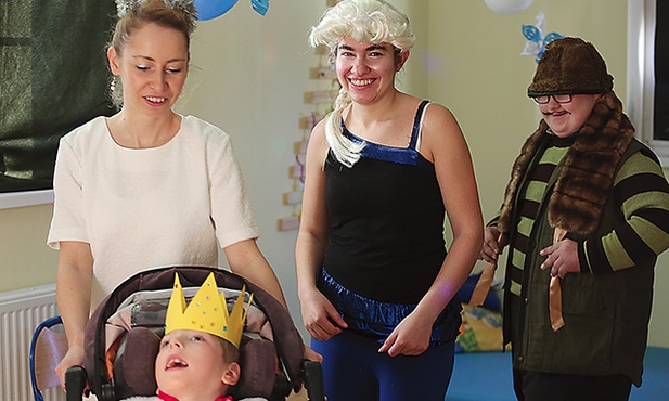 Najpierw dotyk śniegu,  a potem  ciepły dotyk anioła...