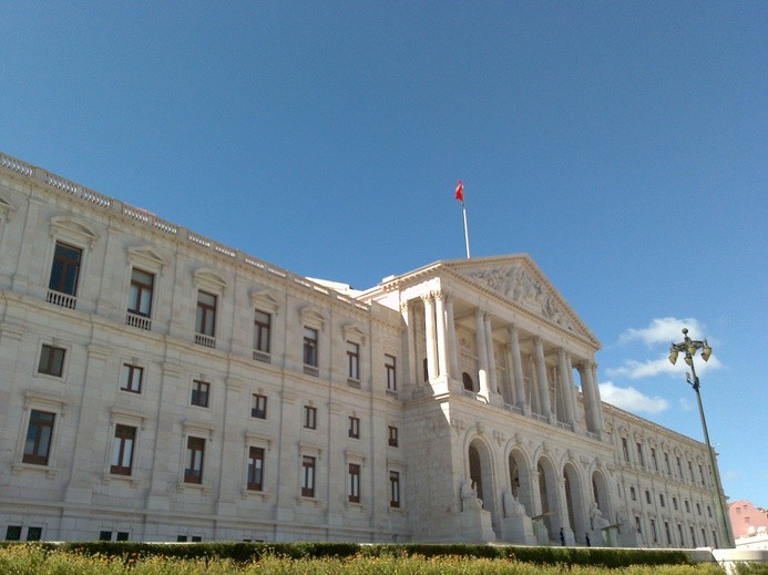 Parlament odrzucił weto ws. homoadopcji