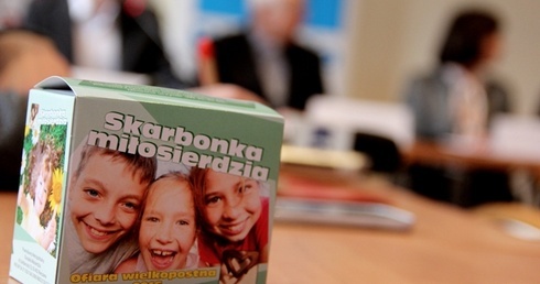 680 tys. Skarbonek Miłosierdzia trafi do rodzin
