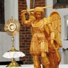 Figura św. Michała Archanioła w Karlinie