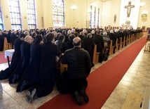 Nabożeństwo pokutne dla kapłanów w kaplicy radomskiego seminarium