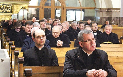  Na pierwszym w tym roku wielkopostnym dniu skupienia pojawiło się ponad 60 kapłanów z ziemi kłodzkiej