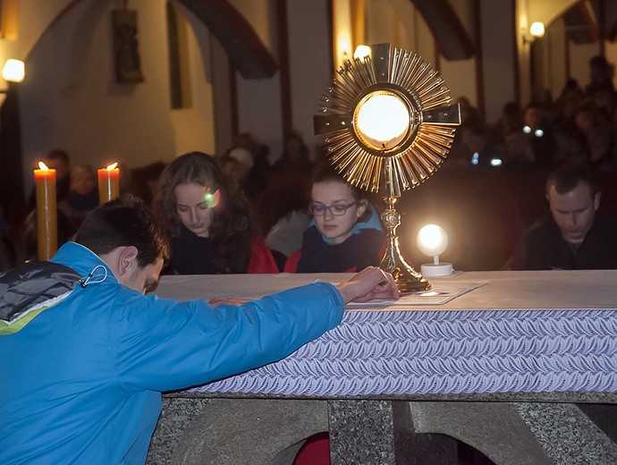 Czuwanie młodzieży w Szczecinku