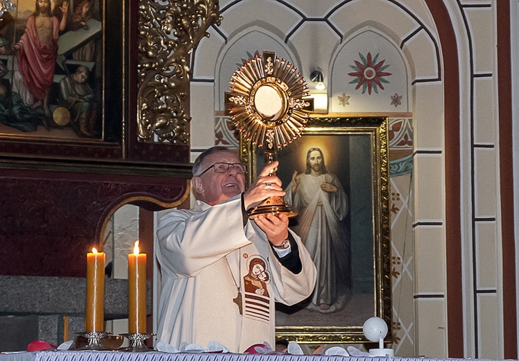 Czuwanie młodzieży w Szczecinku