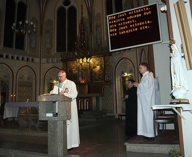 Czuwanie młodzieży w Szczecinku