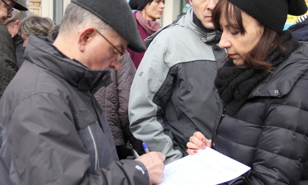 Zebrano ponad 800 podpisów przeciwko budowie mostu