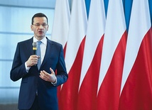 Mateusz Morawiecki jest wiceprezesem Rady Ministrów i ministrem rozwoju. W latach 2007–2015 był prezesem Banku Zachodniego WBK. Ukończył historię na Uniwersytecie Wrocławskim oraz ekonomię (Wrocław, Hamburg), a także prawo europejskie w Bazylei. W latach 80. angażował się w działalność opozycyjną, za co był represjonowany. Działał w Solidarności Walczącej i NZS. Ma 48 lat, żonę i czworo dzieci.