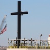 Przy krzyżach ustawionych na granicy meksykańsko-amerykańskiej Franciszek modlił się za tych, którzy zginęli w tym miejscu. Po Mszy św. papież odwiedził więzienie w Ciudad Juárez